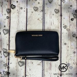 Michael Kors Continental Wristlet